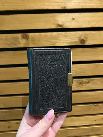 Vintage Antique Welsh Holy Bible