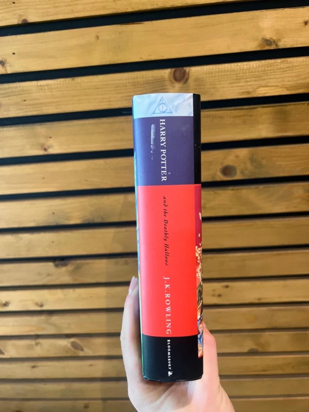 First Edition Harry Potter & The Deathly Hallows Hardback Book Vintage 2007