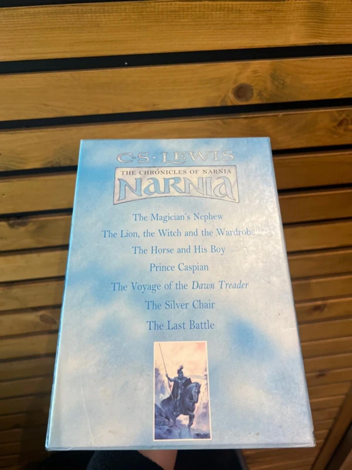 Vintage 1997 Chronicles of Narnia Bookset (7)