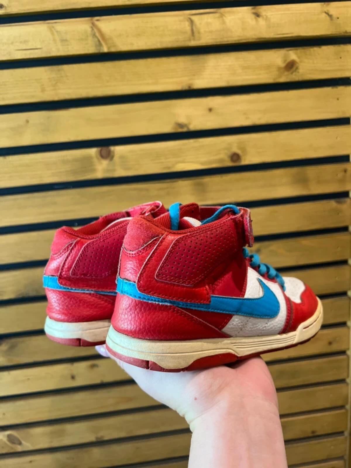 Vintage 2014 Nike SB Mogan Mid Red Trainers UK3