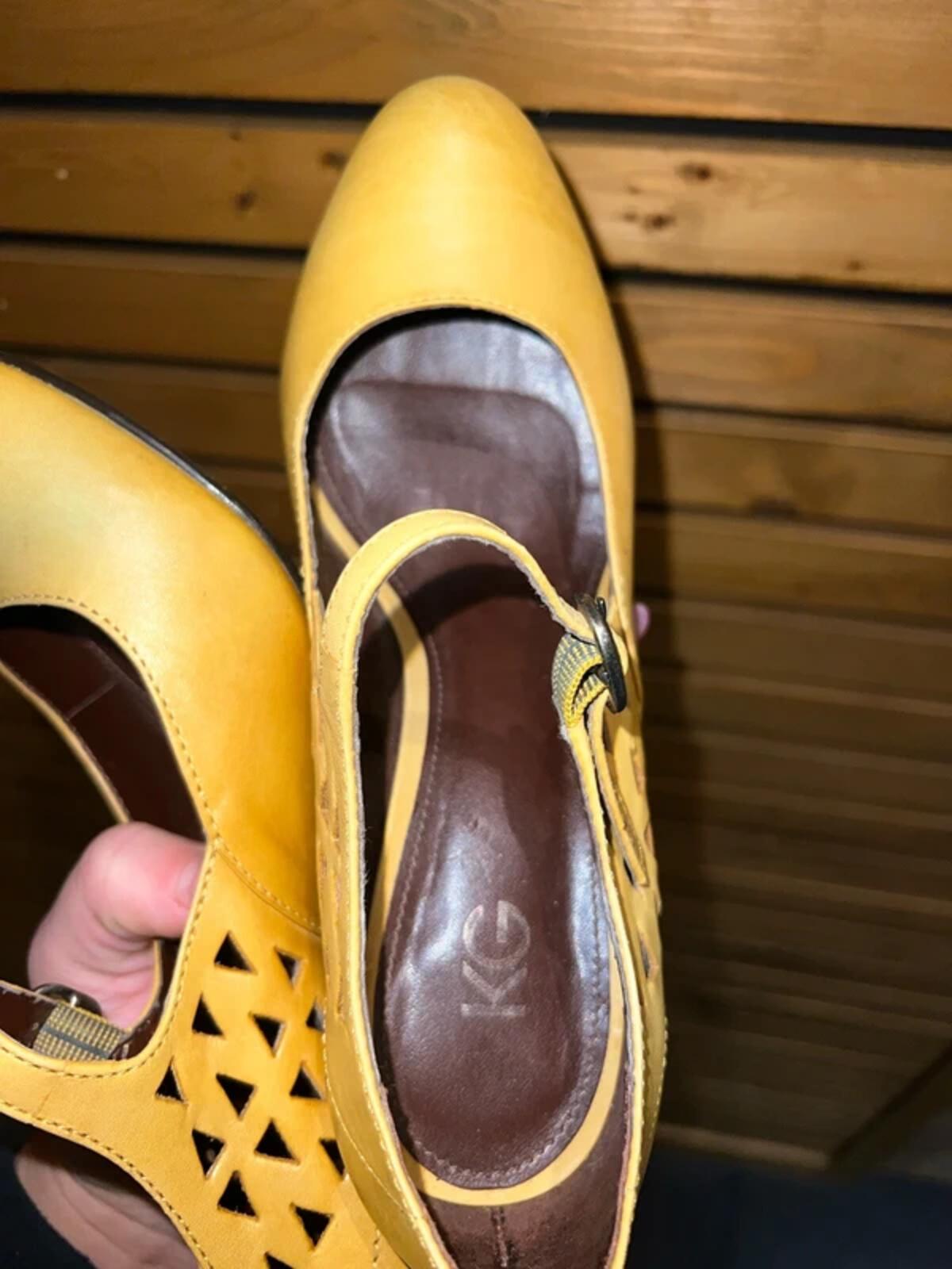 Kurt Geiger Mustard Mary Jane Heel Court Shoes UK3