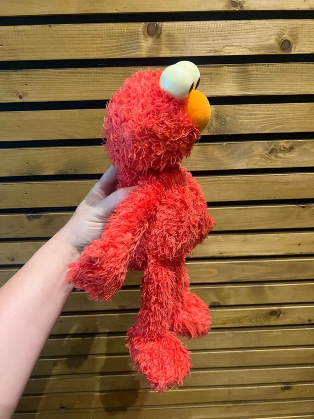 Sesame Street Elmo Vintage 2011 Plush Beanie Toy