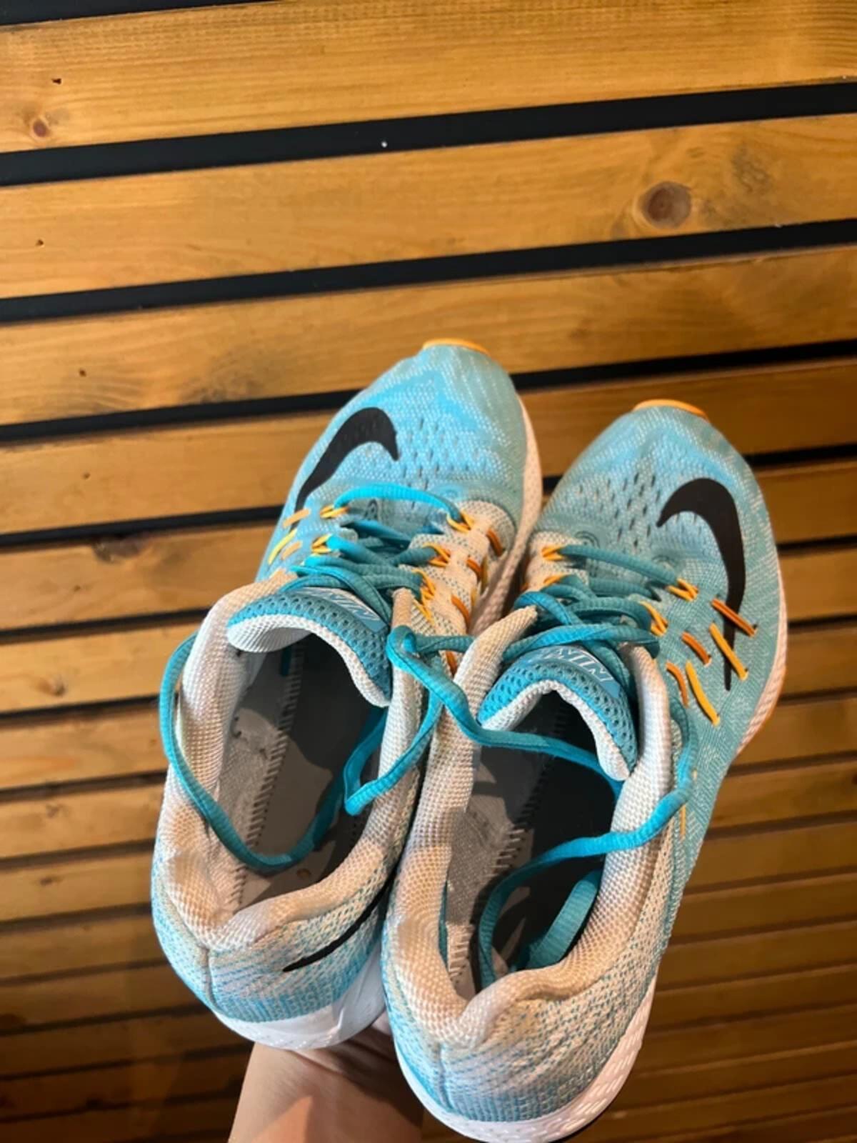 Nike Air Zoom Elite 8 Running Trainers UK4.5