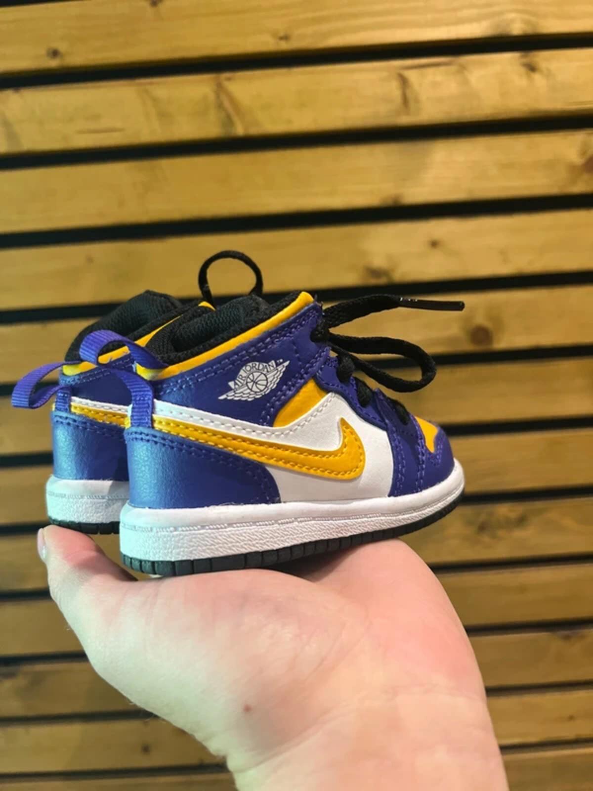Nike Air Jordan 1 Mid LA Lakers Purple Trainers UK3.5
