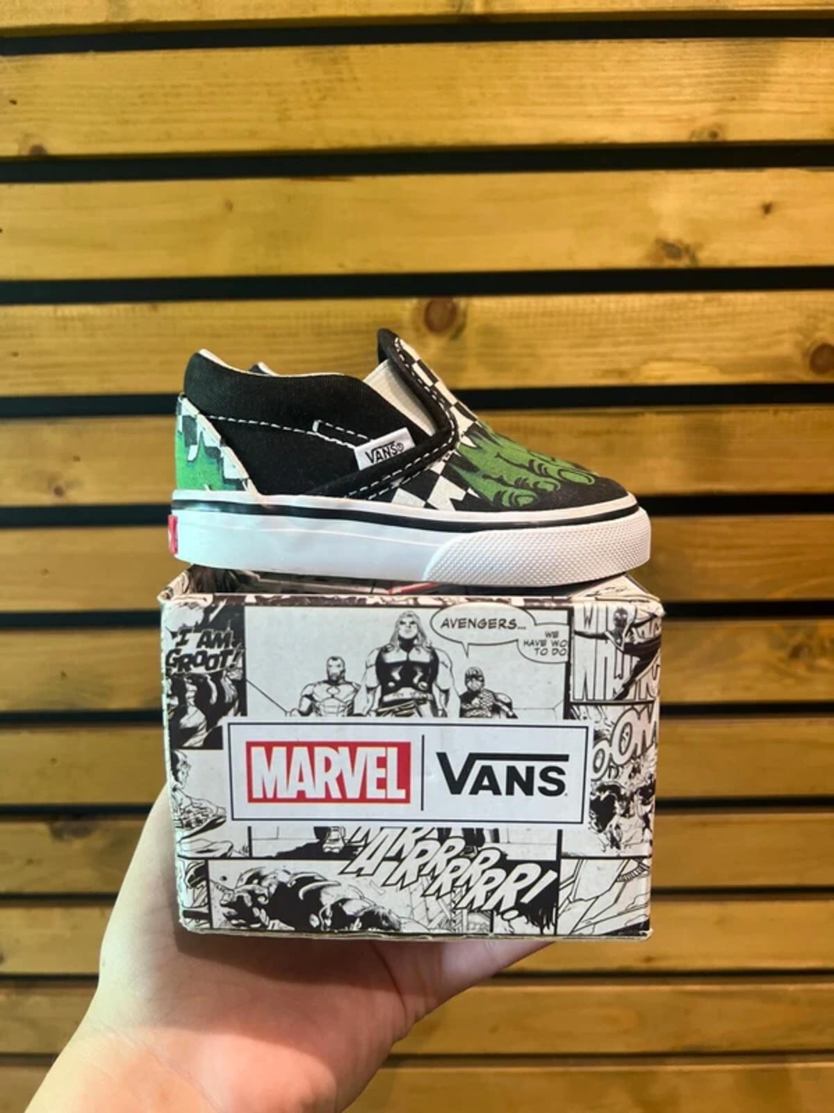 Vans x Marvel Hulk Checkerboard Trainers UK3