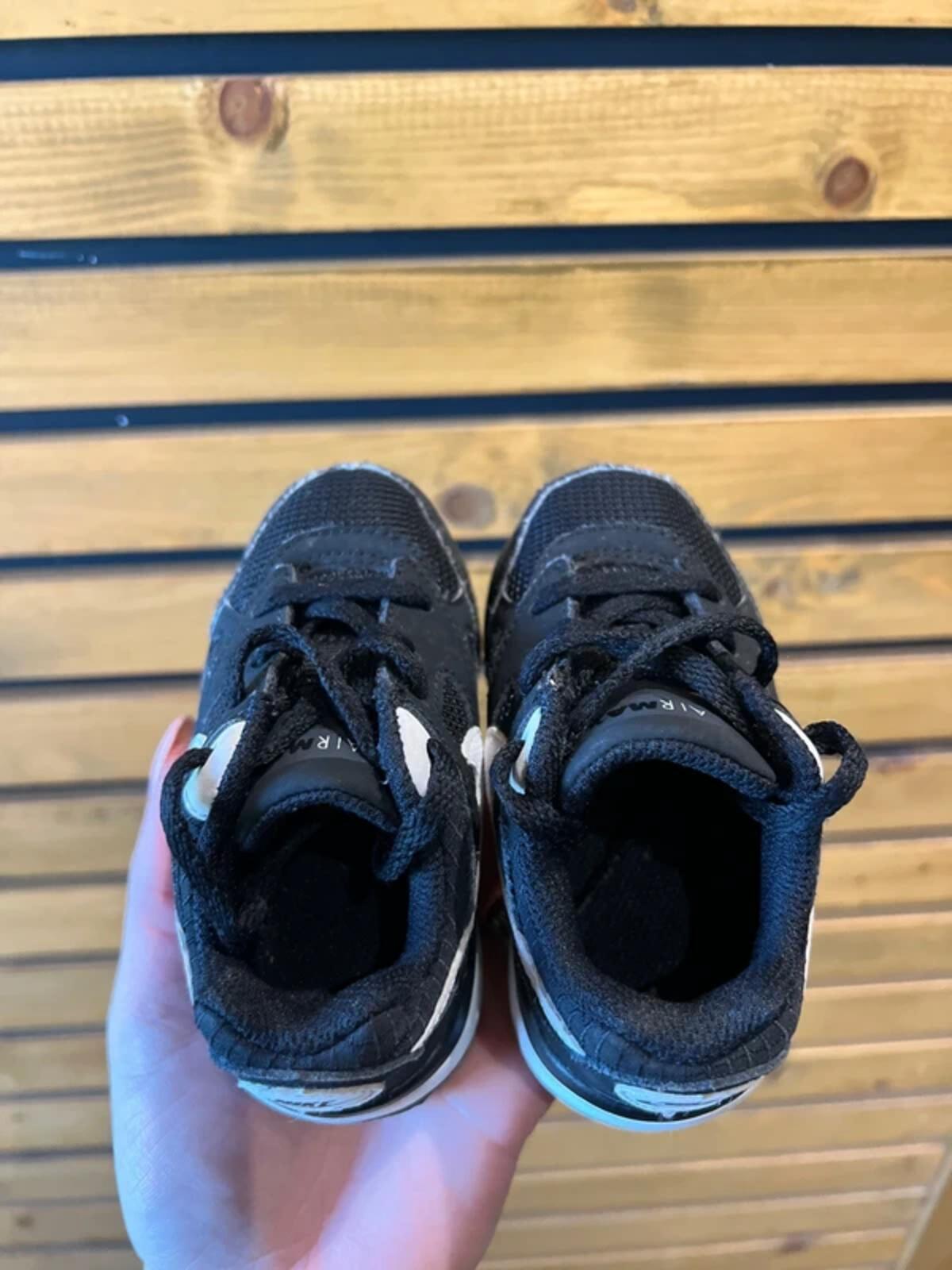 Nike Air Max Ivo Infant Trainers UK 4.5K