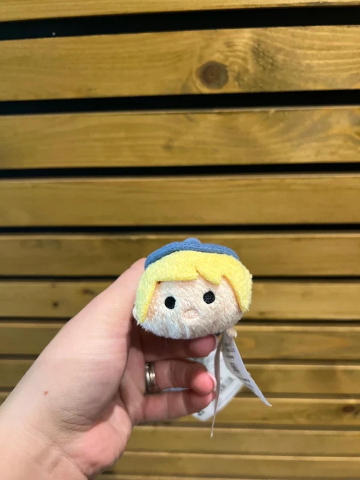 Tsum Tsum Disney Store Collectible Toy Bundle (5)