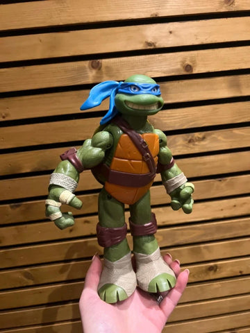 Teenage Mutant Ninja Turtles Leonardo 10” Figure Toy