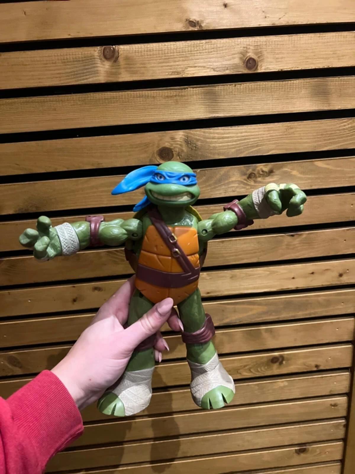 Teenage Mutant Ninja Turtles Leonardo 10” Figure Toy