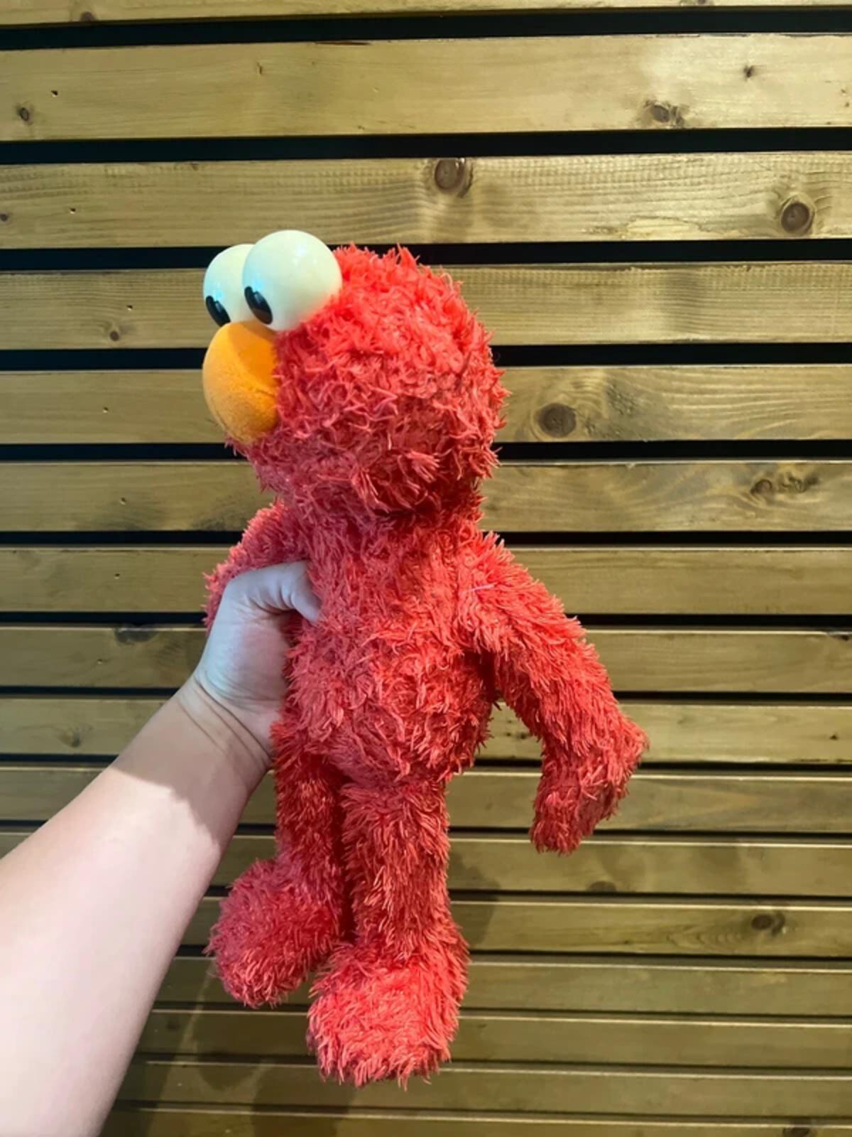 Sesame Street Elmo Vintage 2011 Plush Beanie Toy