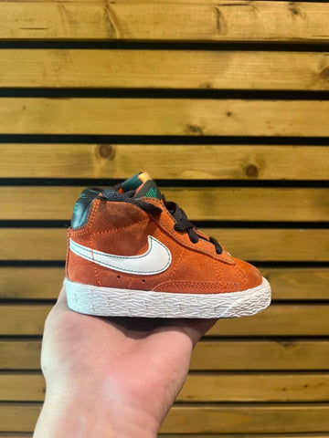 Nike SB Blazer Mid Orange Trainers UK4