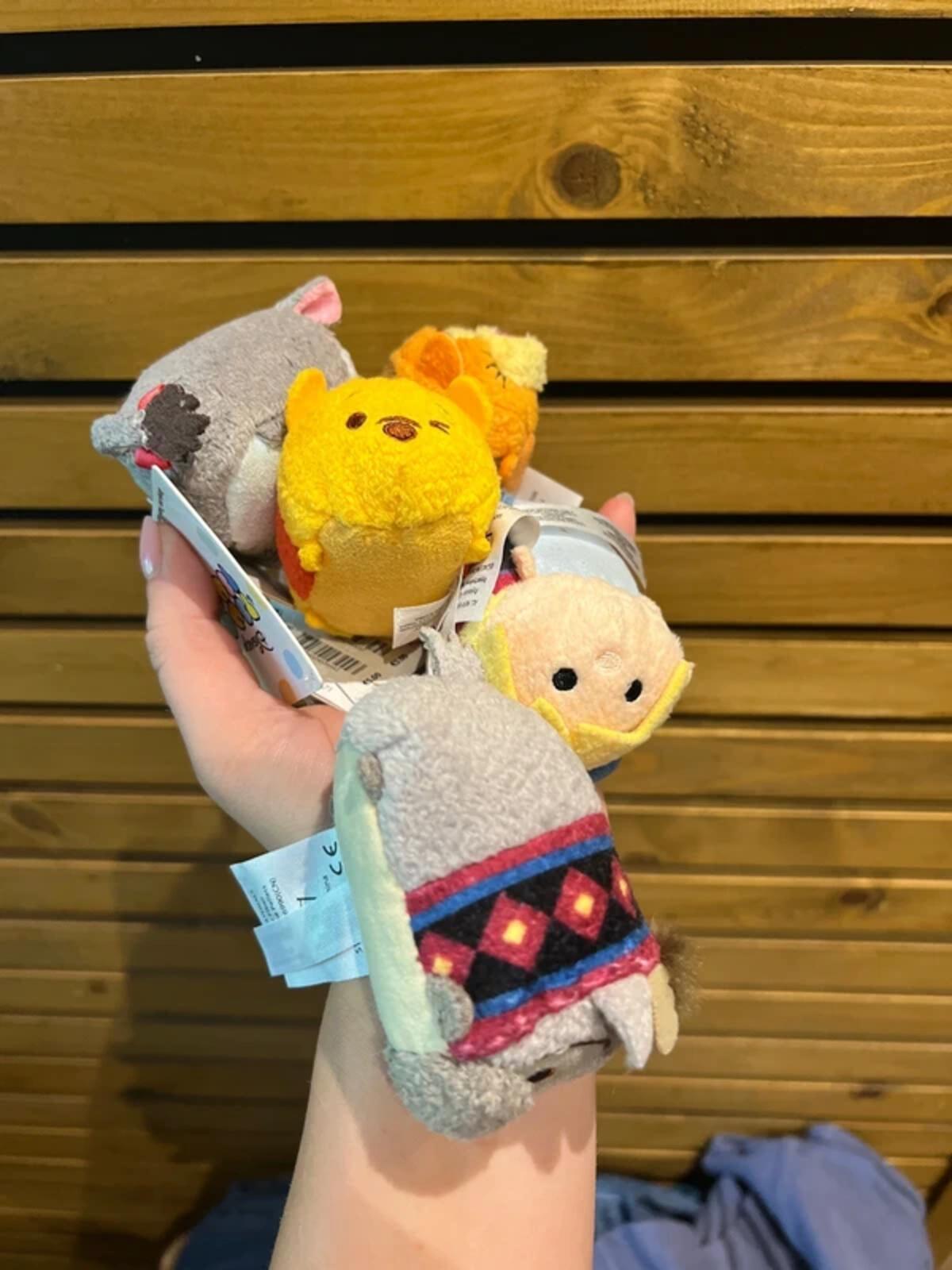 Tsum Tsum Disney Store Collectible Toy Bundle (5)