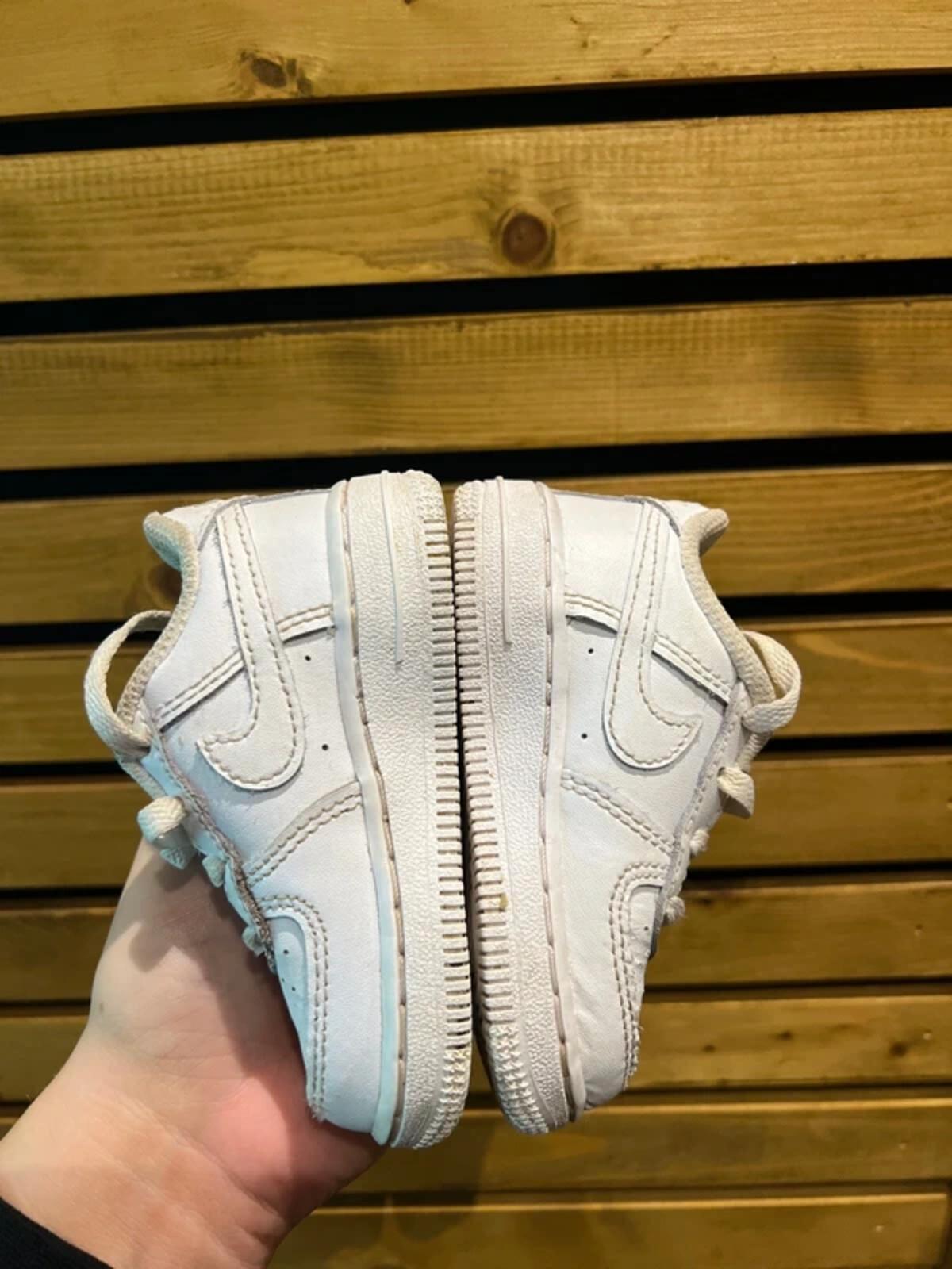 Nike Air Force One Low LE White Trainers UK4.5