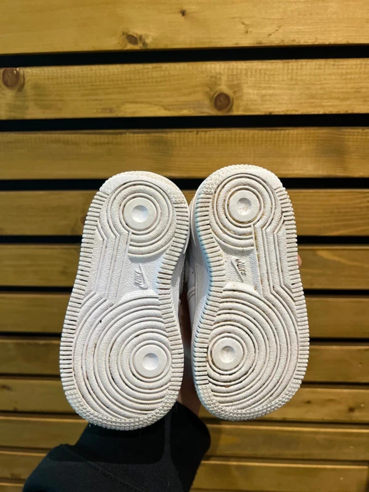 Nike Air Force One Low LE White Trainers UK4.5