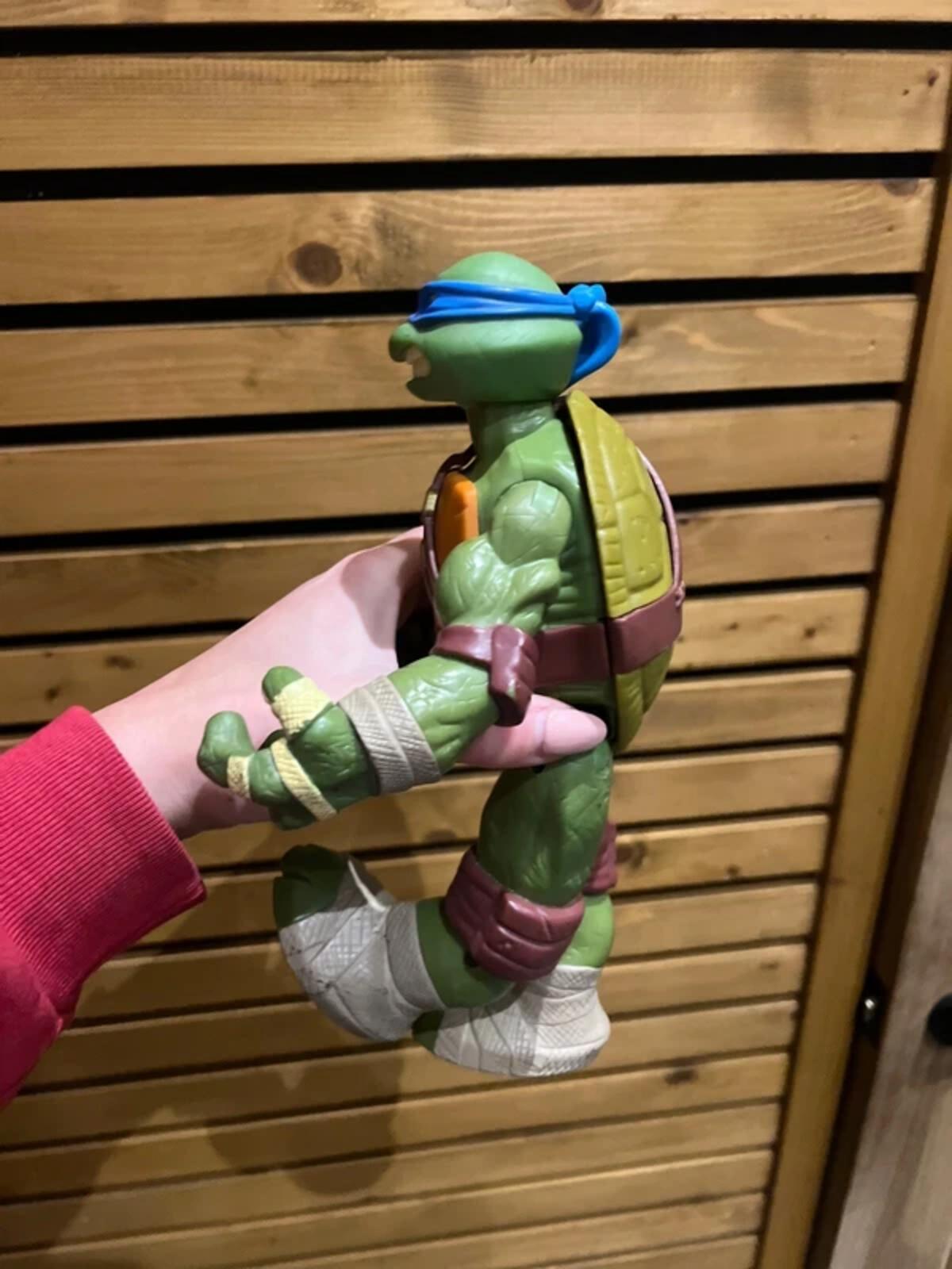 Teenage Mutant Ninja Turtles Leonardo 10” Figure Toy
