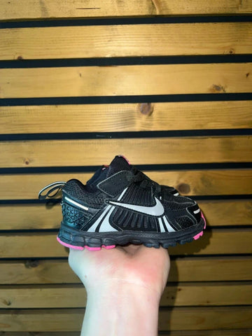 Nike Vomero 5 Black Trainers UK5.5