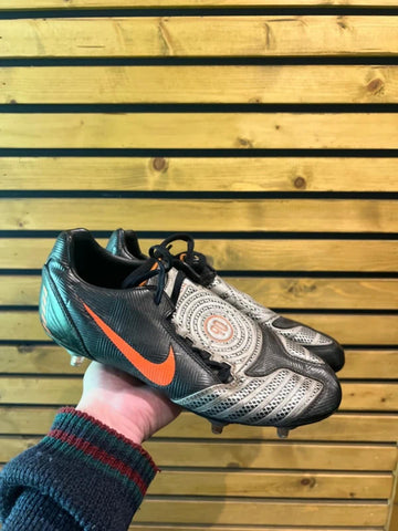Vintage 2008 Nike Total 90 Shoot II SG Football Boots UK7