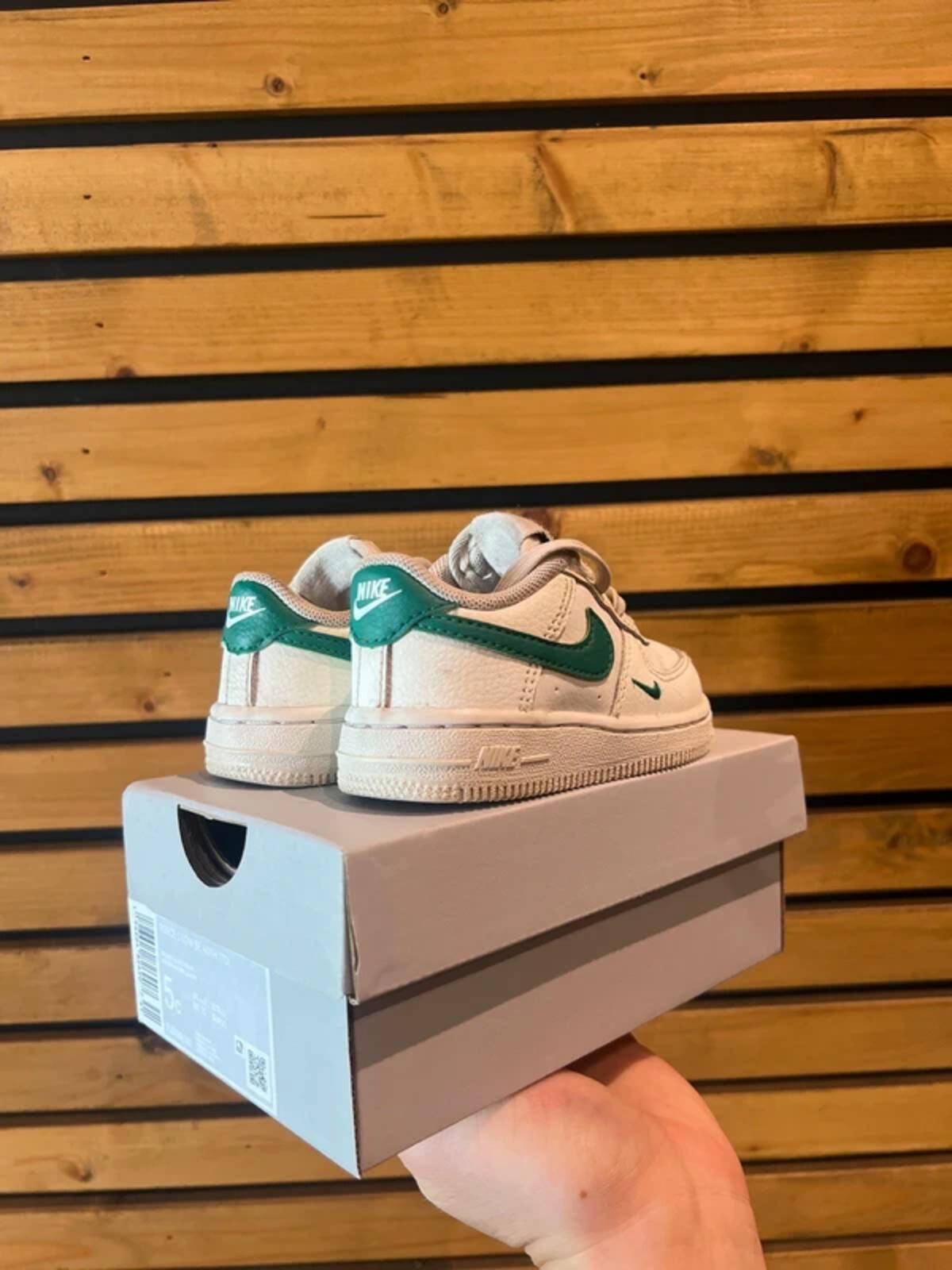 Nike Force 1 One Low SE 40th Edition Trainers UK4.5