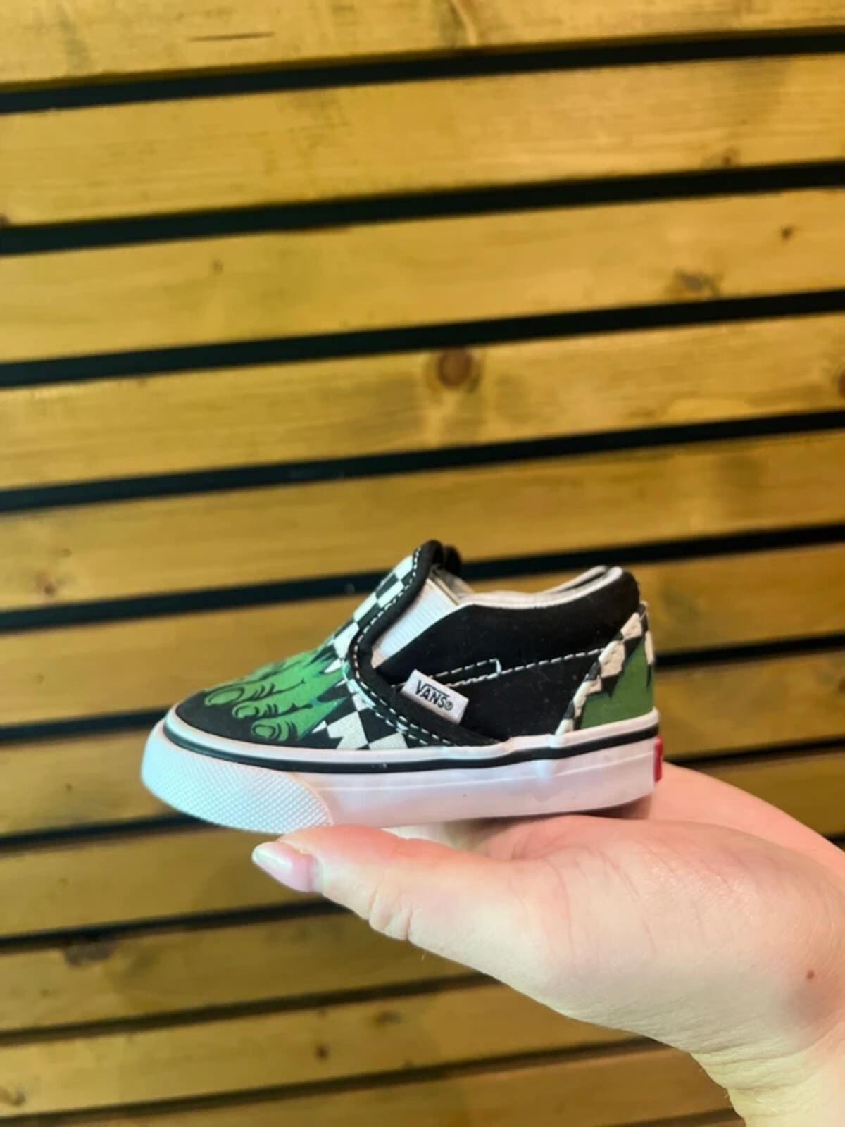 Vans x Marvel Hulk Checkerboard Trainers UK3