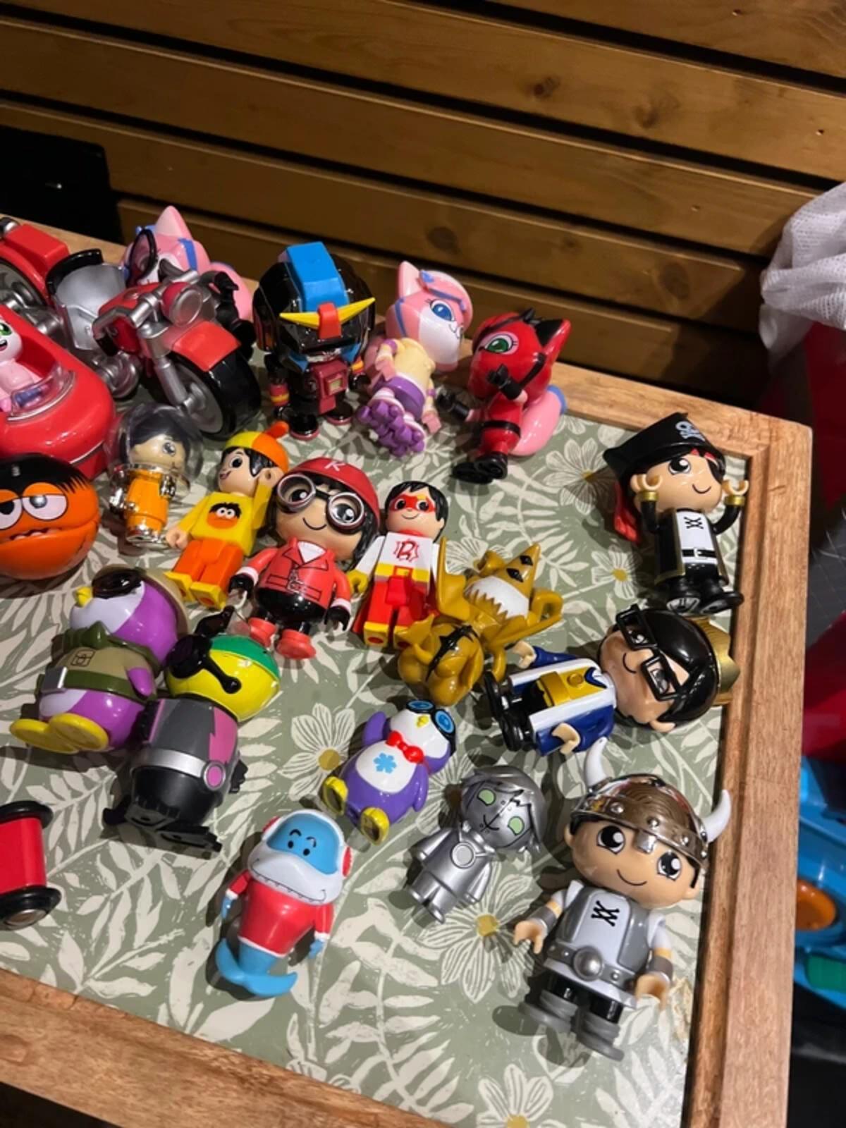 Ryan’s World Toolbox & Safe Figurine Toybox Toy Bundle