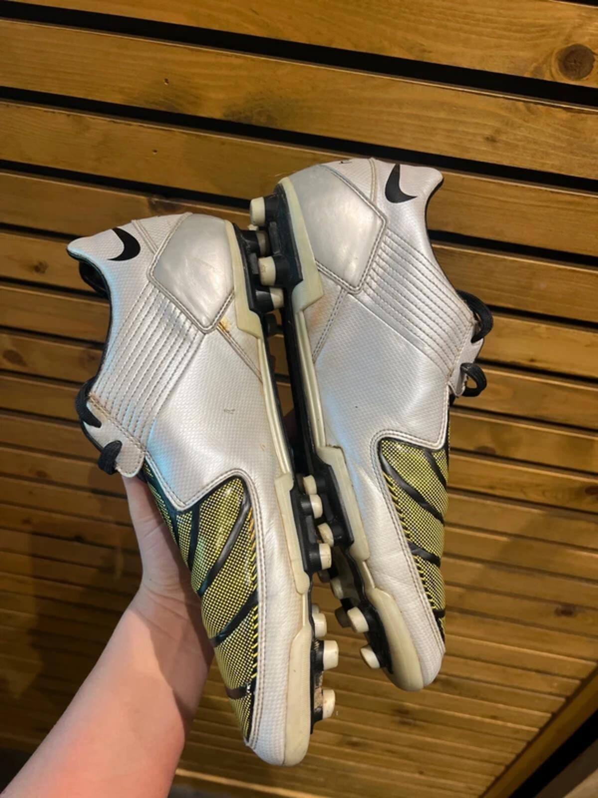 Vintage 2007 Nike Total 90 Laser Shoot FG Football Boots UK12