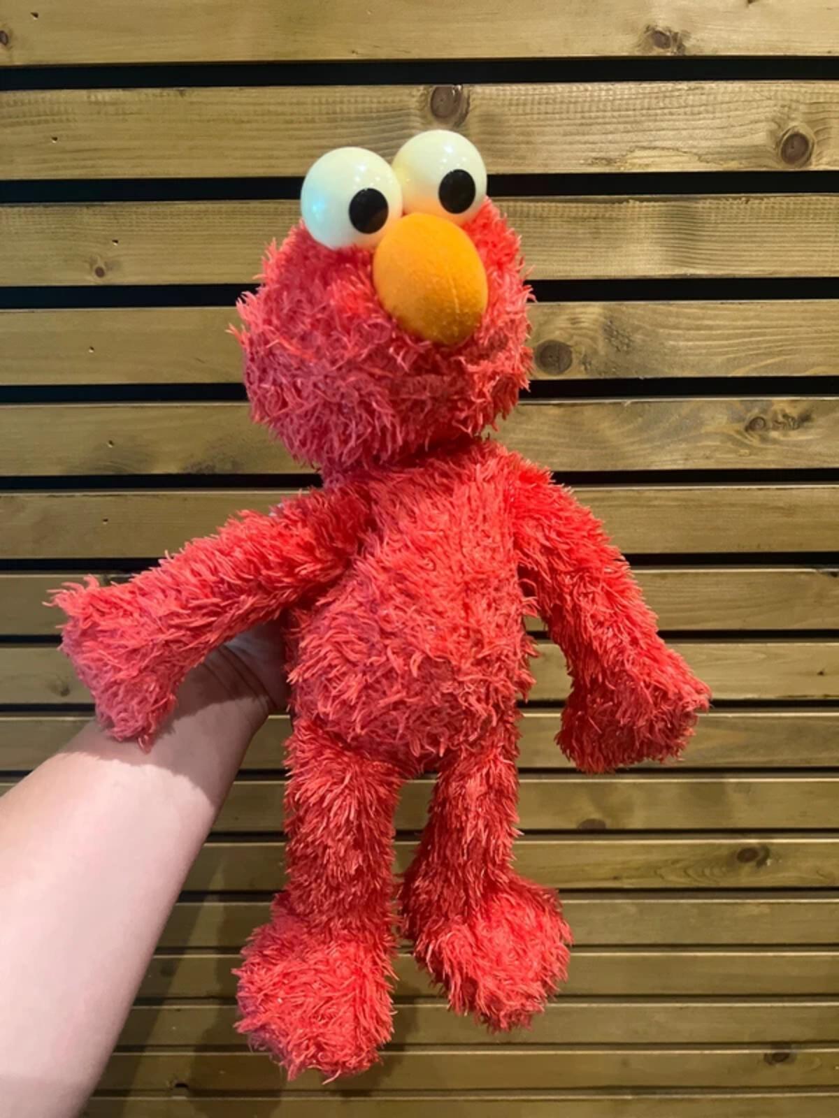 Sesame Street Elmo Vintage 2011 Plush Beanie Toy